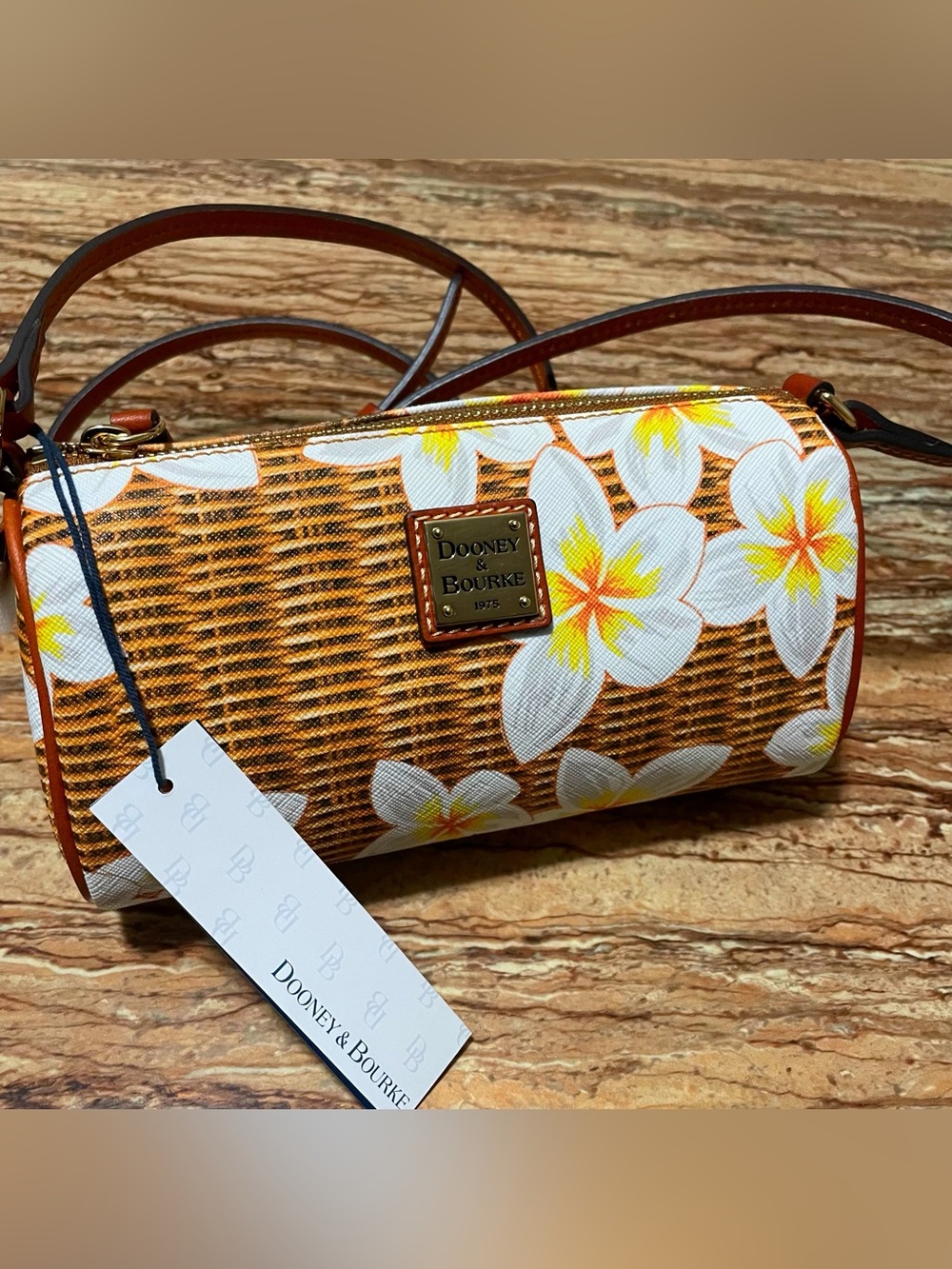 Dooney & Bourke - Picture 6 of 7